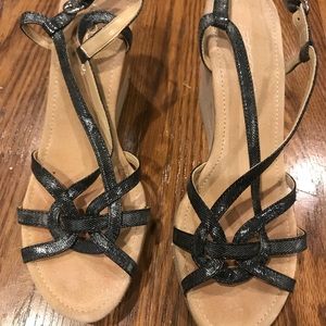 Aerosoles black strappy wedge sandals size 9.5